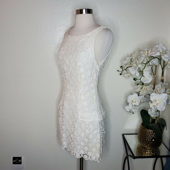 Bebe White Lace Mini Dress Size Small Scalloped - Picture 4 of 10